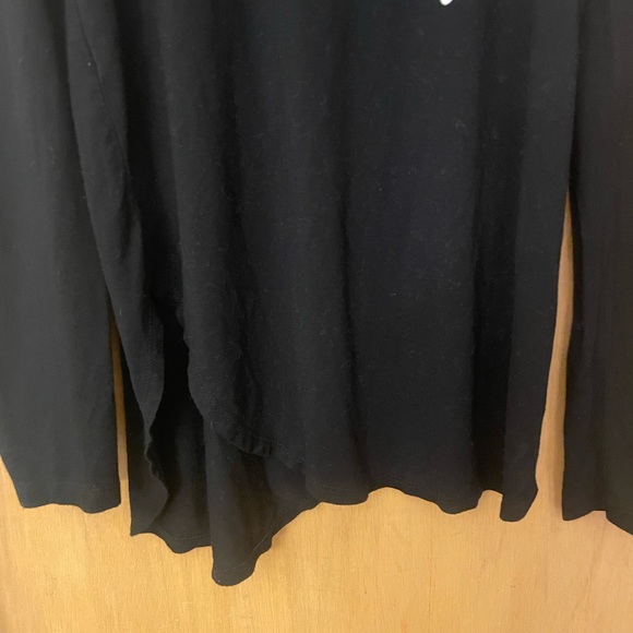 ladies curved hem long sleeve top - Picture 2 of 3